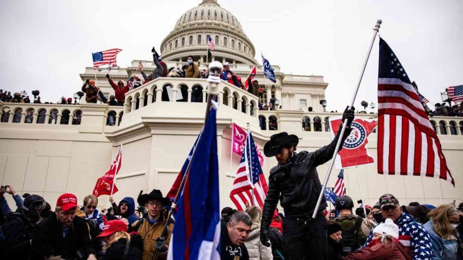 U.S. Capitol riot probe examines Trump circle's ties to extremists