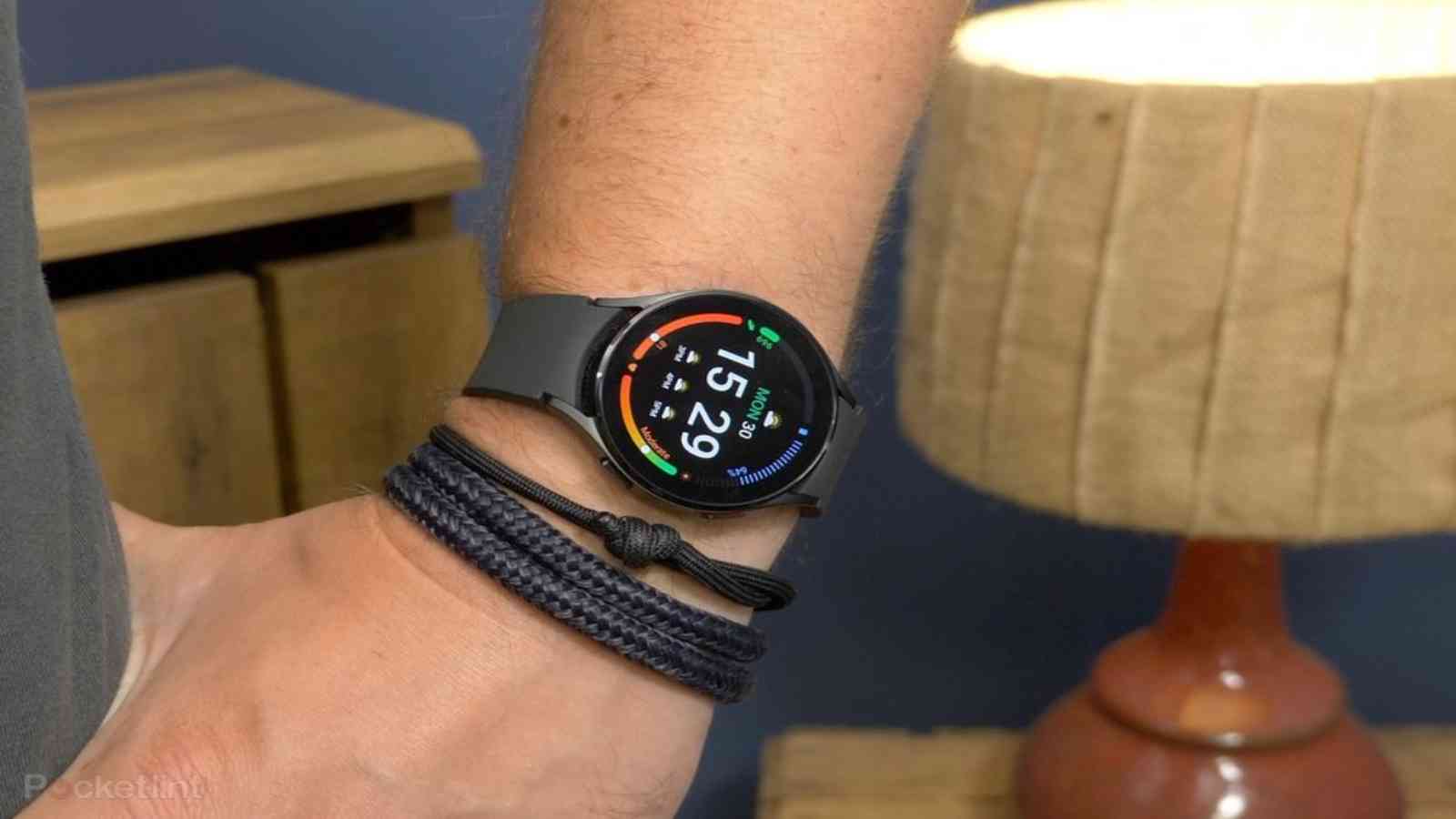 Samsung registers strong double digit growth in smartwatch segment in India
