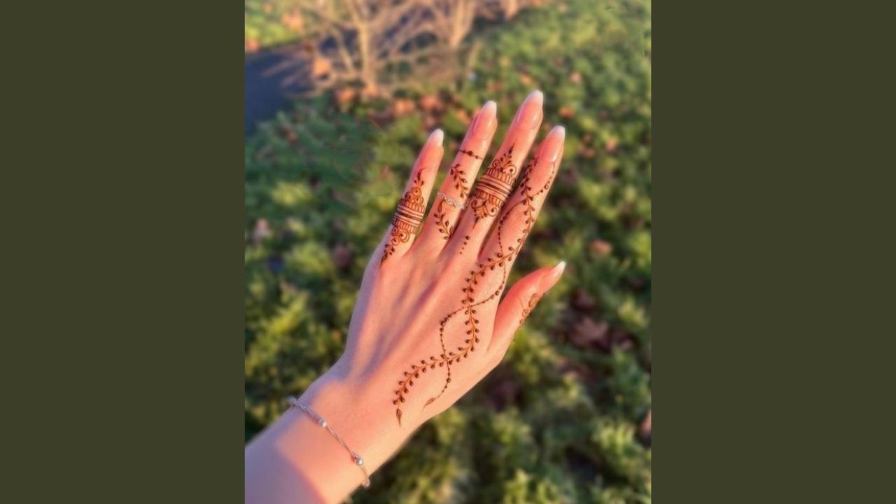 Finger Mehendi Design