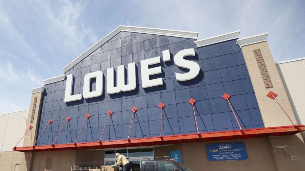 Lowe's July 4th Hours Is Lowe's Open on the Fourth of July?