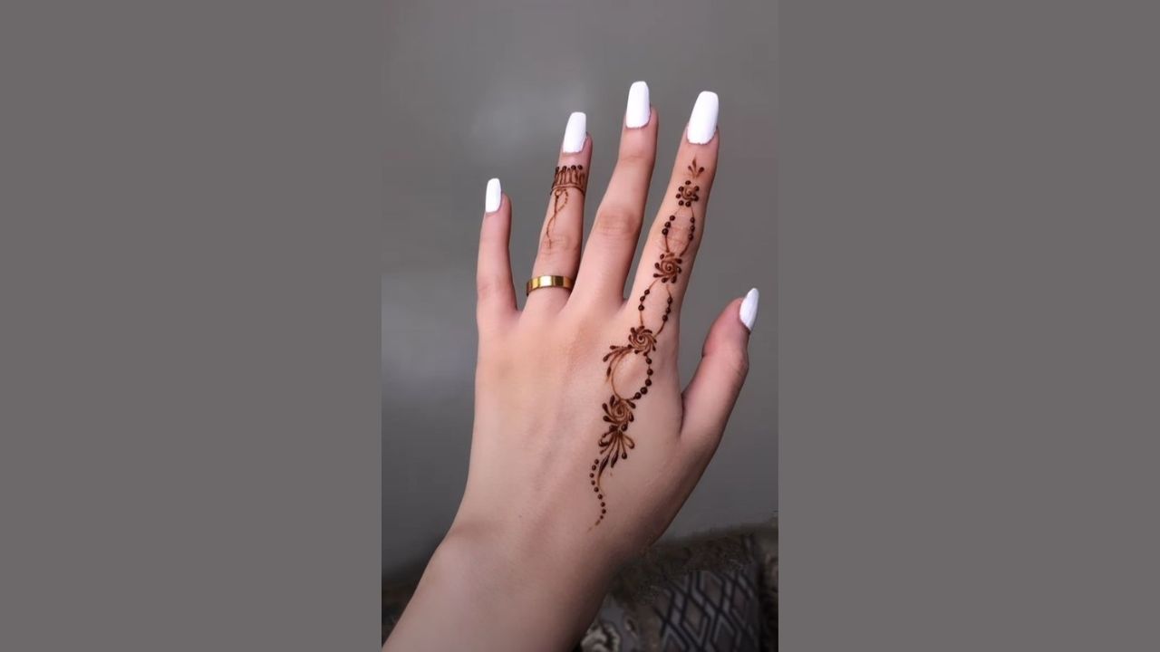 Simple Mehendi Design