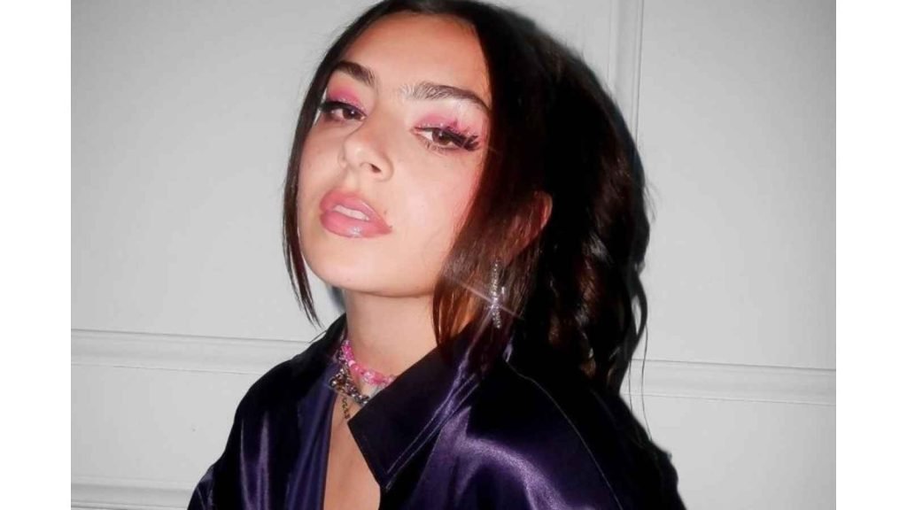 Charli XCX Biography: Age, Height, Birthday, Family, Net Worth ...