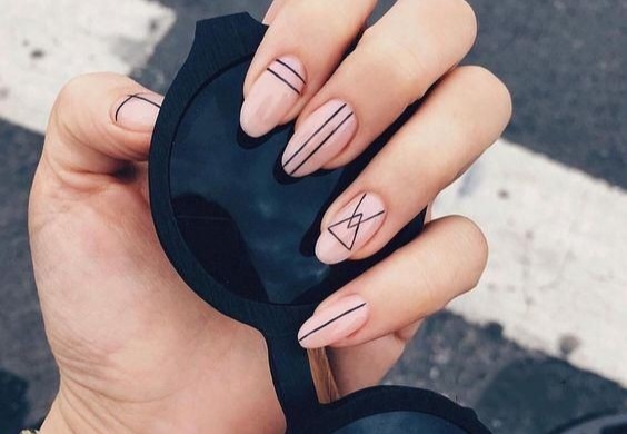 Geometric Nails Arts